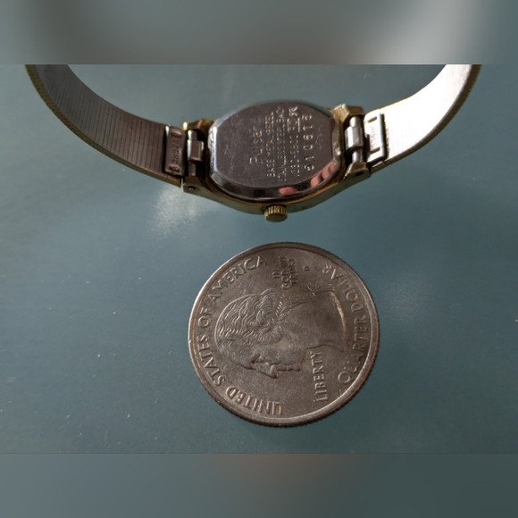 Vintage Pulsar V232-5540 Gold Tone Women’s Watch 5,75" New Battery - Picture 10 of 10